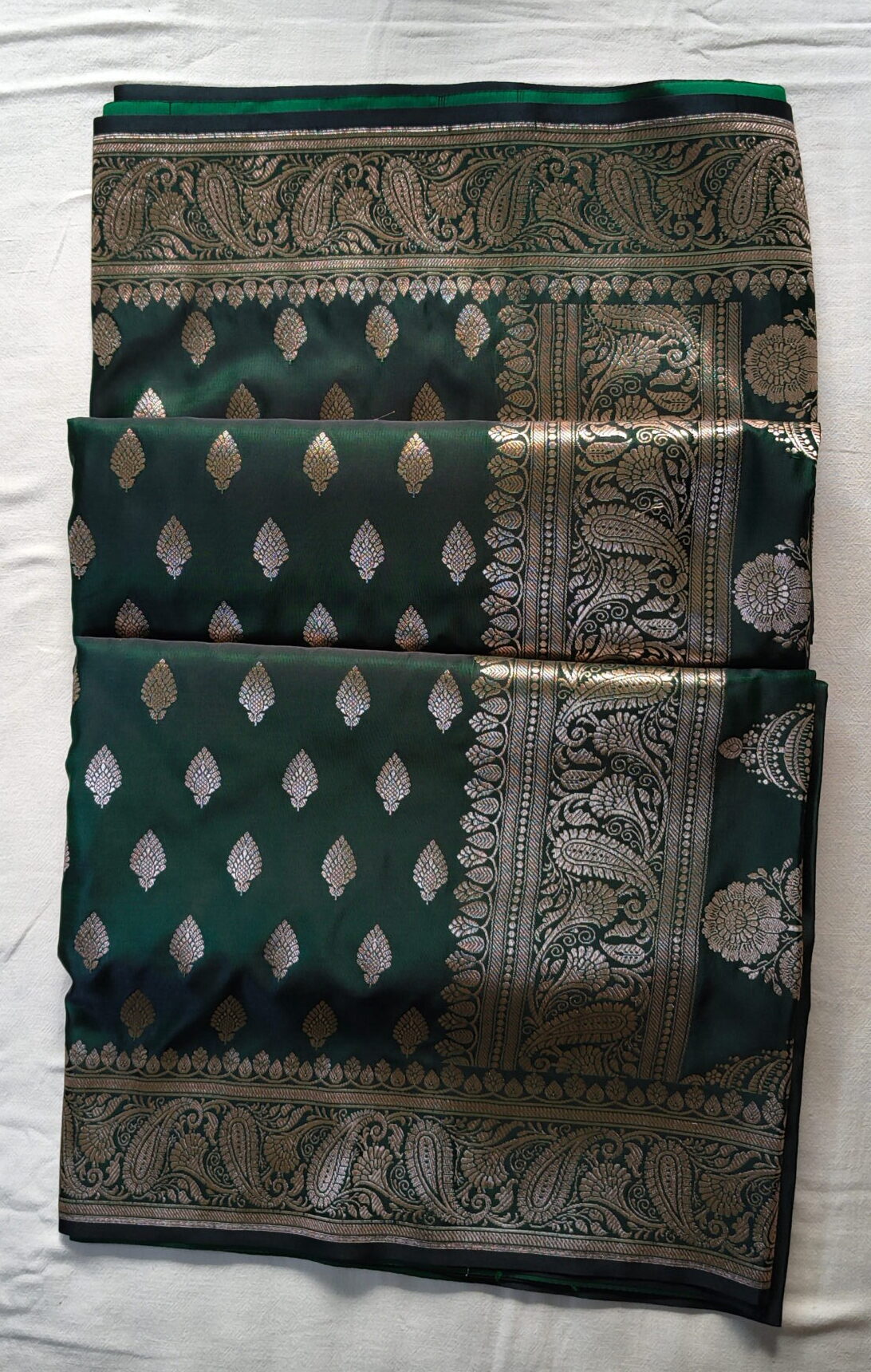Emerald Green Banarasi Kattan Silk Saree – Royal Zari Weave